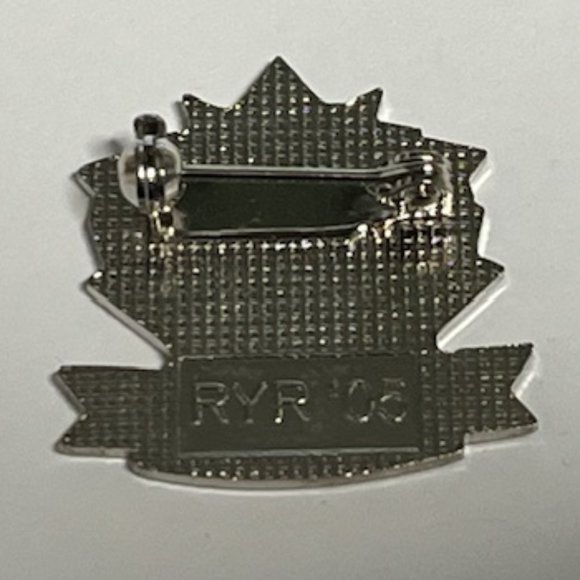Terriers Mississauga Youth Hockey Club Lapel Hat Pin 1" - Picture 5 of 8